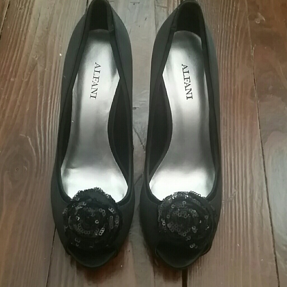 Dress shoes